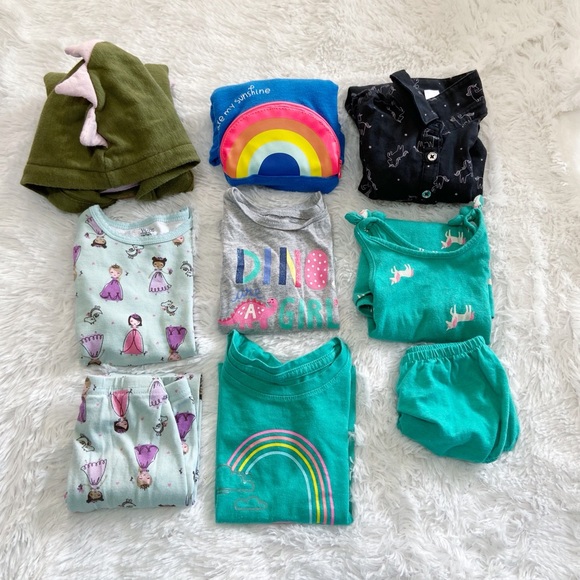 Bundle of Super Cute Girls 18M Clothes - Picture 1 of 8